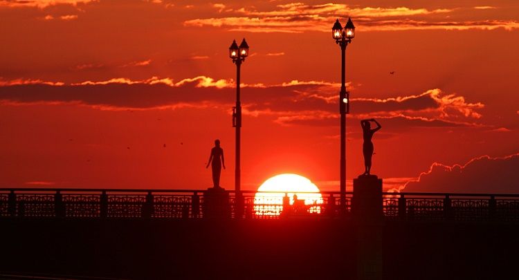 釧路市「世界三大夕日（幣舞橋）」